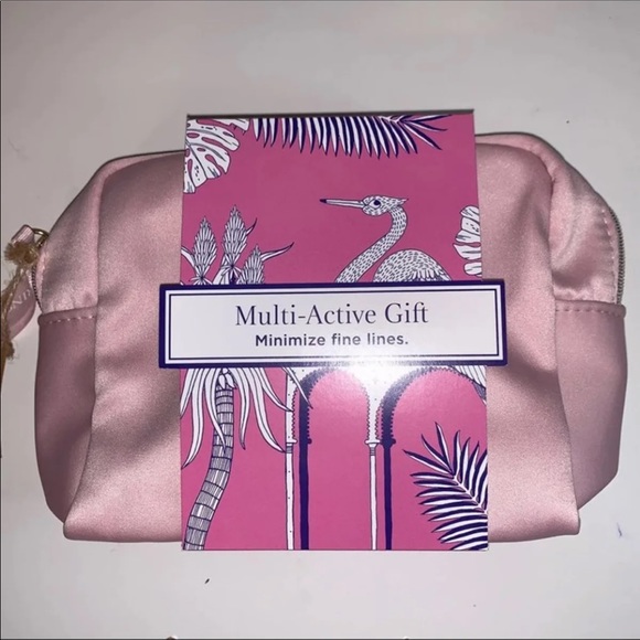 Clarins - Picture 2 of 5